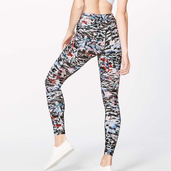 ❌SOLD❌Lululemon Wunder Under Tight culture clash 4 - Picture 4 of 9